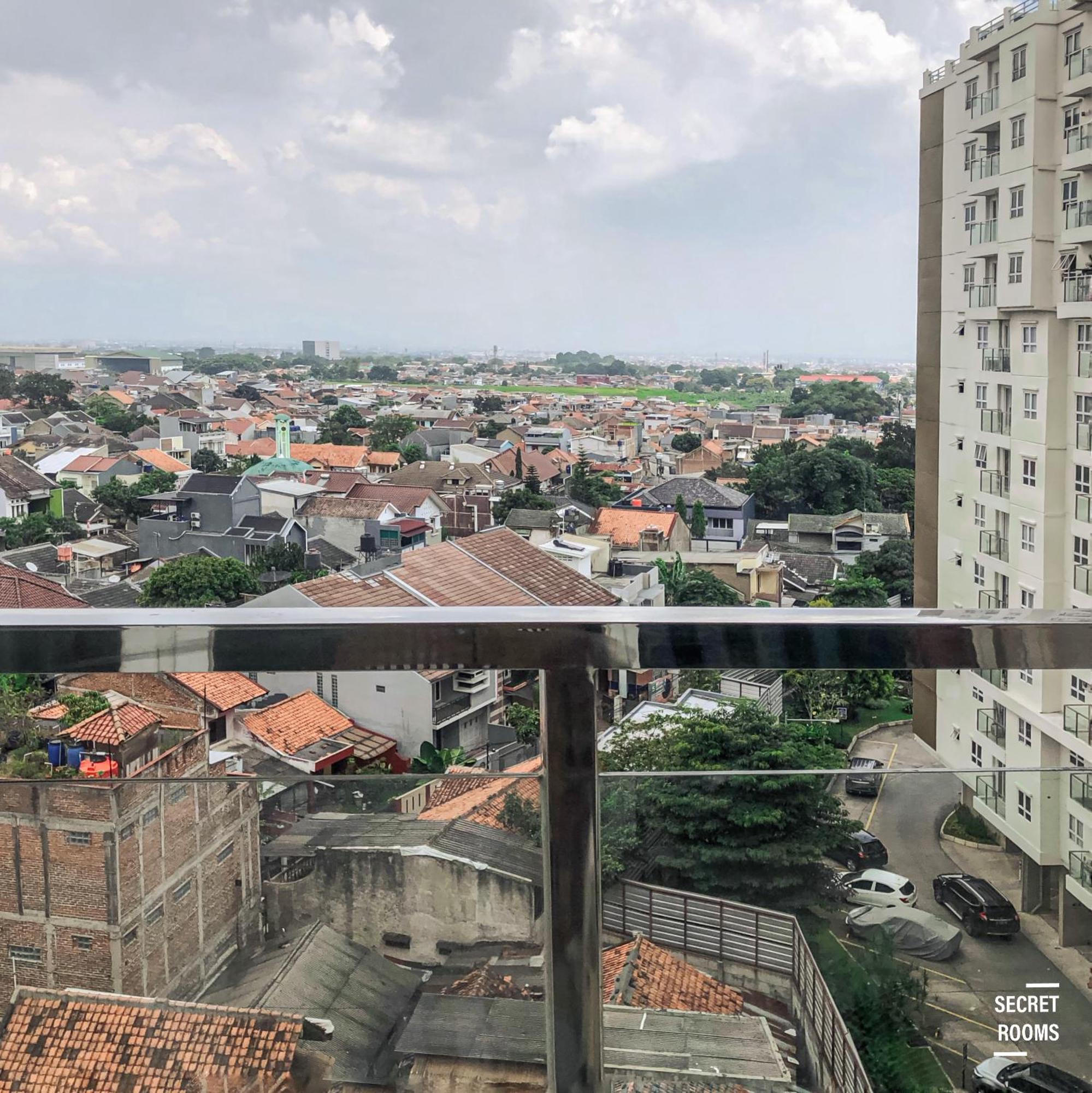 Gateway Pasteur Apartment By Secret Rooms Bandung Exterior foto